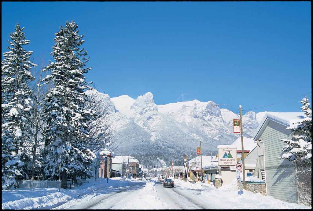 Canmore Crossing エクステリア 写真
